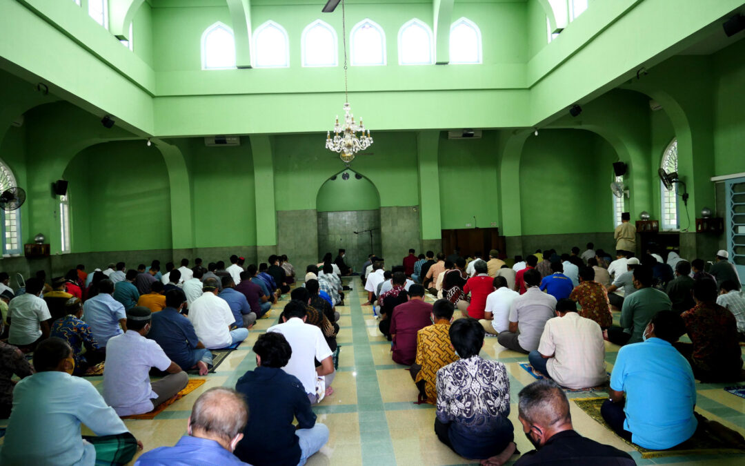 Bagikan Ratusan Porsi Sate Madura, Intip Keseruan Hari Pertama Berburu Takjil Gratis di Masjid Syuhada Yogyakarta
