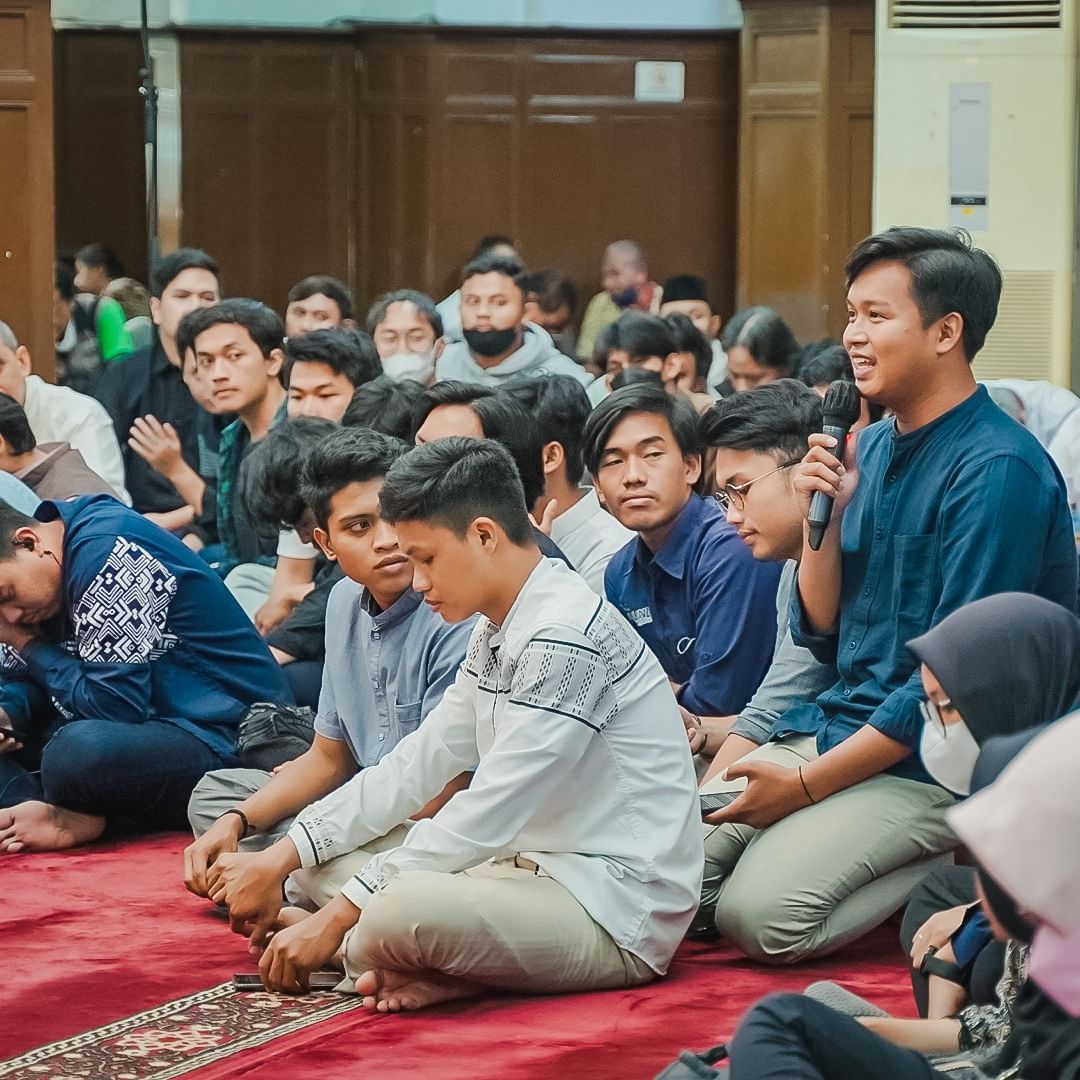 Suasana Ngasil Bareng KASAL Masjid Cut Meutia