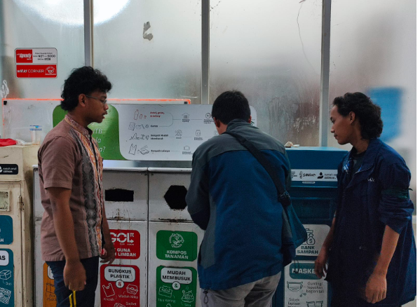Cegah Sampah Bermanfaat Terbuang, Masjid Salman ITB Edukasi Jemaah Pilah Sampah Selama Ramadan