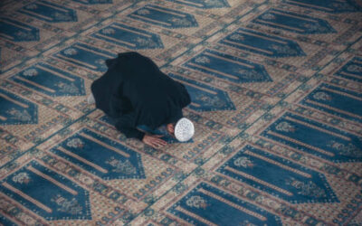 Membuat Rasulullah Tak Bangun dari Sujud Saat Basah Kuyup, Ternyata Begini Keindahan Malam Lailiatul Qadar 